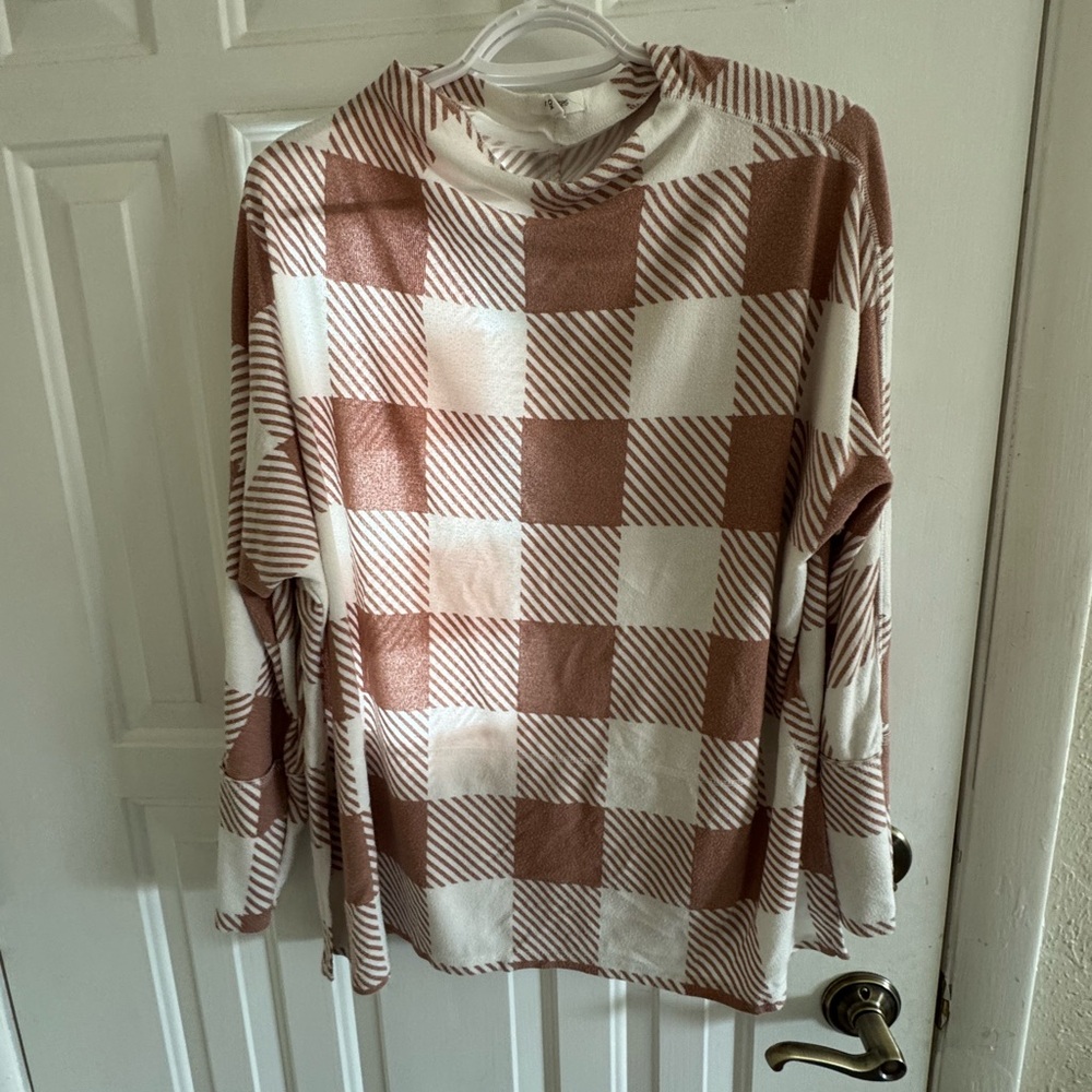 Maurices Cream and Pink Long Sleeve Tee